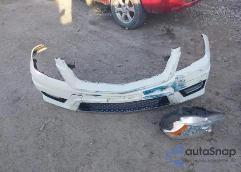 2011 Mercedes-Benz Glk 350 4Matic z USA, uszkodzony, nr VIN WDCGG8HB5BF570665